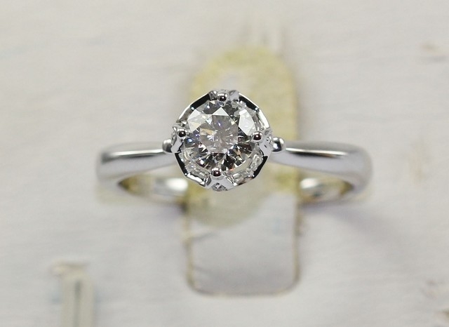 18K Gold Diamond Wedding Ring Aphrodite Stamp Pure Love KGR010897