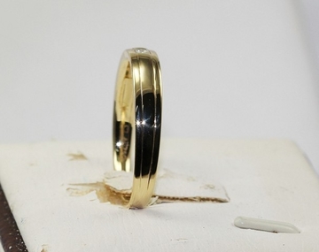 18K Yellow Gold Ring with Diamond Aphrodite Stamp Love Series KGD003999