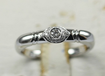 18K White Gold Ring with Diamond Love Series KGD003945