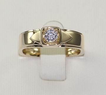 18K Gold with Natural Diamond Mens Ring de Triomphe Series KGM000880