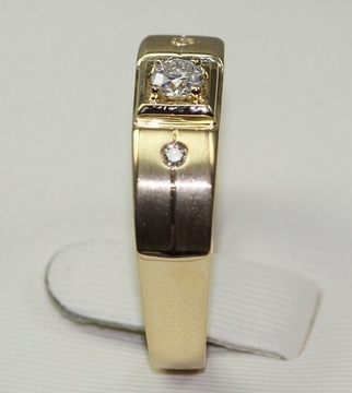 18K Gold with Natural Diamond Mens Ring de Triomphe Series KGM000887
