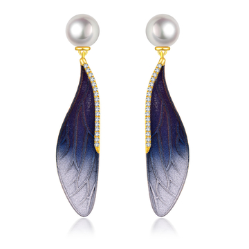Blue Feather Earrings in 18K Gold with Diamond and Pearl